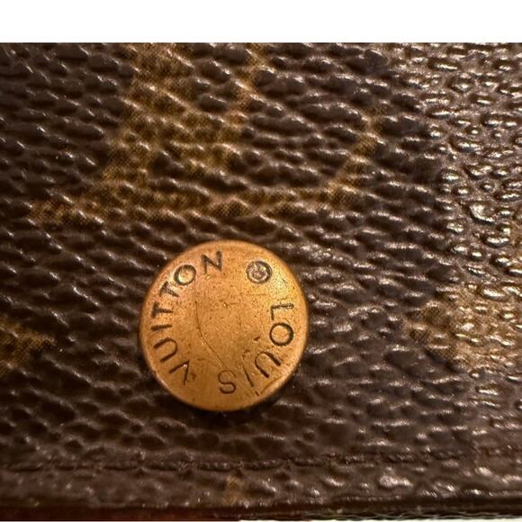 LOUIS VUITTON 2004 Vintage Monogram Key Holder - Picture 5 of 9